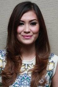 Tatiana Sivek as Sarah in Di Sini Ada Yang Mati 2013
