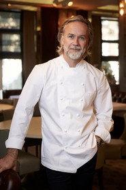 Marcus Wareing as Himself in Chef vs. Science: The Ultimate Kitchen Challenge 2016