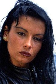 Carmen Moore as in Fuga dall'Albania 1998