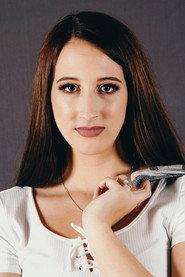 Elisabeth Manente as Bethany in Amerita 2020