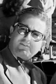 Kostas Strantzalis as Anargyros in Holidays in Aegina 1958