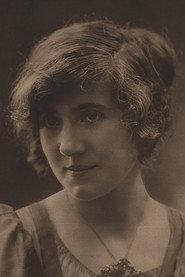 Louise Lara as Elle in News Item 1923