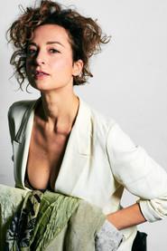Marta Zoboli as Bibi in Mollo tutto e apro un chiringuito 2021