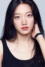 Joo Ga-young as Seon-ji in Framily 2022