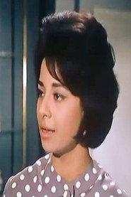 Laila Anwar as Mona - Mushira's friend in My Mother's Fiancé 1965