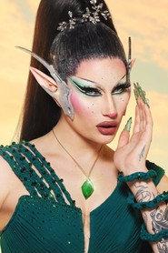 Moon as Capitaine in Rose, tulip and petunia 2025