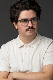 Santiago Arcos as Camarero in Déjame 2021