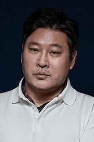 Choi Mu-sung as Kang Min-ho in The Berlin File 2013