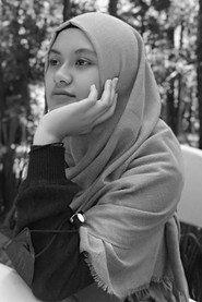Sabrina Anggraini as Pelayan Kafe in Pengangguran vs Begal 2023