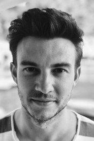 Maarten Nulens as Vic in Cirque 2020