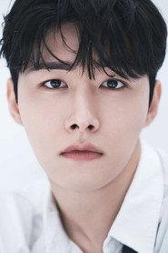 Seo Ji-hoon as Jo Tae-woong in The Legendary Lackey 2016