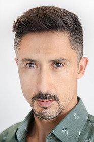 Alejandro Ruz as Militar in Avenoir