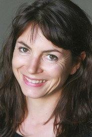Vanina Delannoy as La cousine Solange in Mad Love 2015