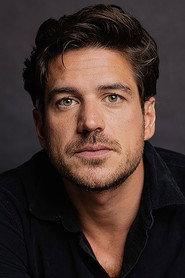 Marco Pigossi as Lourenço in High Tide 2024