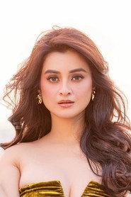 Darshana Banik as Jhinuk in Metro... In Dino 2025