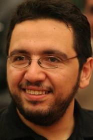 Belal Fadl as مجدي صاحب محل الفيديو in At Cairo's Railway Station 2006
