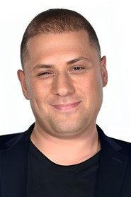 Erkan Köse as Avcı in Happy Family Journal 2013