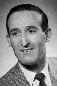 Nikos Stavridis as Thomas Skarmoutsos in Sharp as a Needle 1961