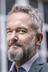 Piers Gibbon as Narrator in 10 Mistakes That Sank The Titanic 2019
