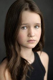 Molly Belle Wright as Chole in Black Box 2026