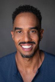 Waldomiro Alves as Professor de Educação Física in Luz Azul 