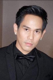 Arnuttaphol Sirichumsaeng as โป้ง in Wedding Day with Old Flames: The Musical Comedy 