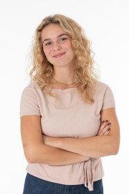 Linnea Nicosia as Klara in The Incredible 2025