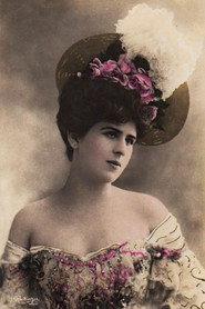 Madeleine Carlier as in La danseuse de Siva 1911