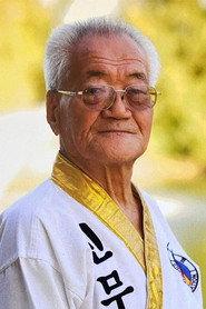 Ji Han-jae as Hapkido Master in Hapkido 1972