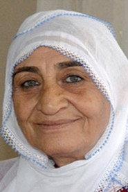 Zübeyde Ronahi as Nigar in Song of My Mother 2014