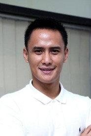 Choky Sitohang as Oka in Cinta Tapi Beda 2012