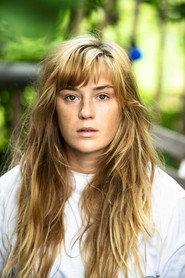 Klara Hodell Risberg as Ingrid in To Discharge 2020