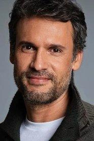 Yadier Fernández as  in Buscando a Casal 2019