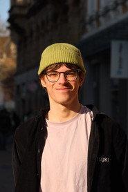 Simon Büttner as Der Almann in Ba(h)nnbrechend 2025