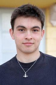 Eloy Pohu as Erwan in Article 353