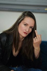 Johannie Fort as Jeanne in Popcorns 2024