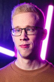 Jørgen Konradsen as Editor Simen in Offline 2023