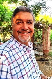 Hamdy Hafez as Mamdouh in Madrasat Al-Moraheqeen 1973