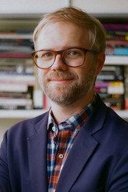 Mike Miley as Self in Glitch: The Rise & Fall of HQ Trivia 2023