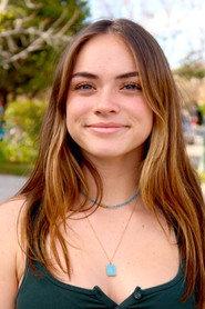 Josie Gardner as Jenna Howard in An Arm and a Leg 2025