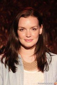 Jennifer Damiano as April Simon in B-Side 2015