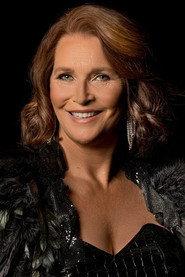 Maya Hakvoort as Elisabeth, Kaiserin von Österreich in Elisabeth 2005