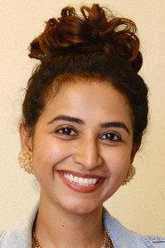 RJ Ananthi as Divya in Comali 2019