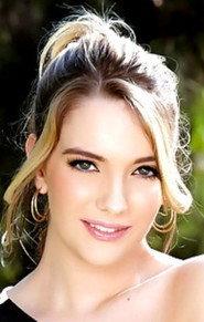Kenna James as Captain Harris in The Trust 2016