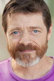 Michael Ruff as Doug in Night Feeders 2006