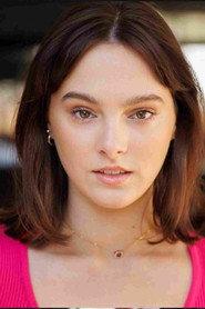 Jasmine Sarkis as Molly Cavalier in The Perfect Neighbours 