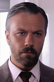 Dmitri Krylov as captain Arthur Hastings in Peril at End House 1990