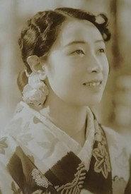 Reiko Kitami as wife Otatsu in The Inner Palace Conspiracy 1951