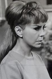 Elcira Olivera Garcés as La Vicenta in Juan Moreira 1973