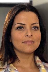 Arianna Conde as Paty in La suegra de todos 2016